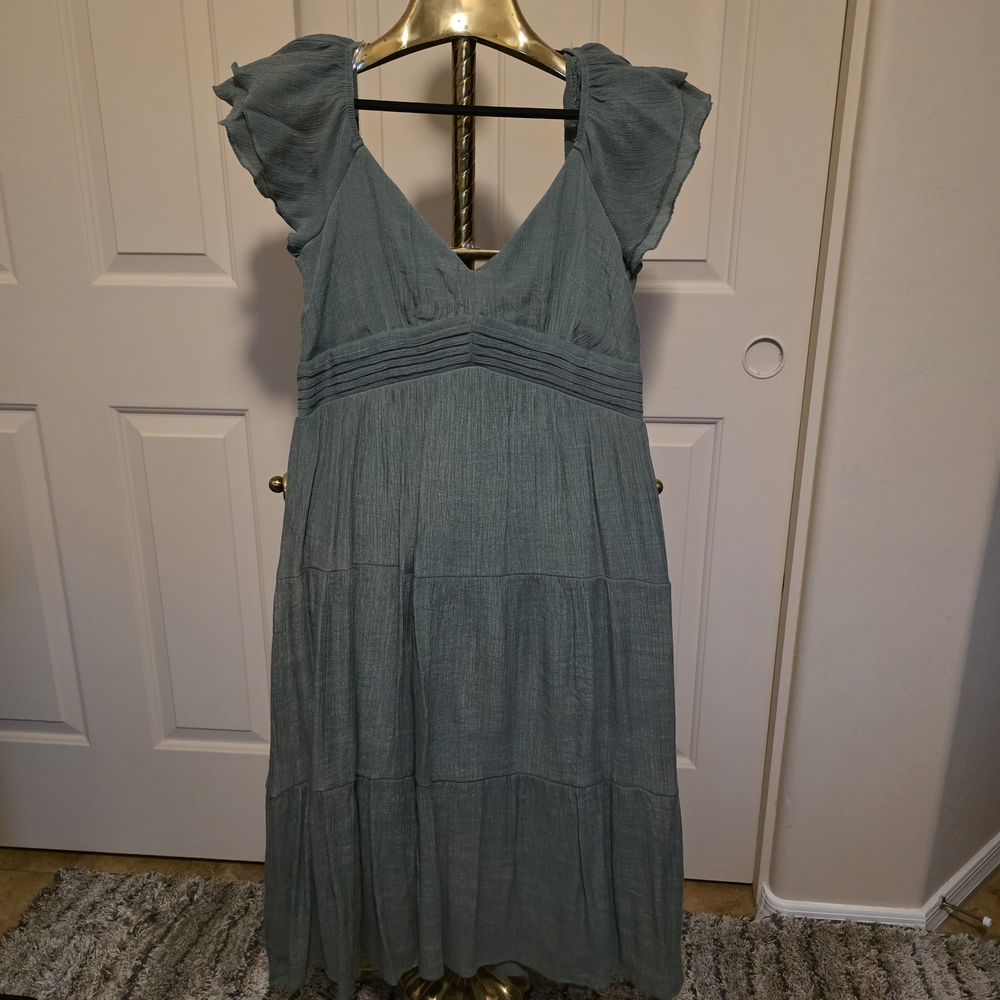 Women's Sage Green V-Neck Tiered Maxi Dress